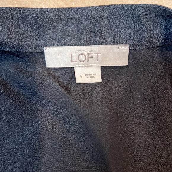 Loft size 4 women’s midi skirt like new. - Picture 2 of 2